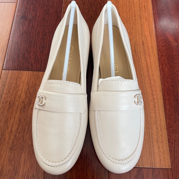 Chanel loafers size 36.5 never worn new in box - Picture 7 of 10
